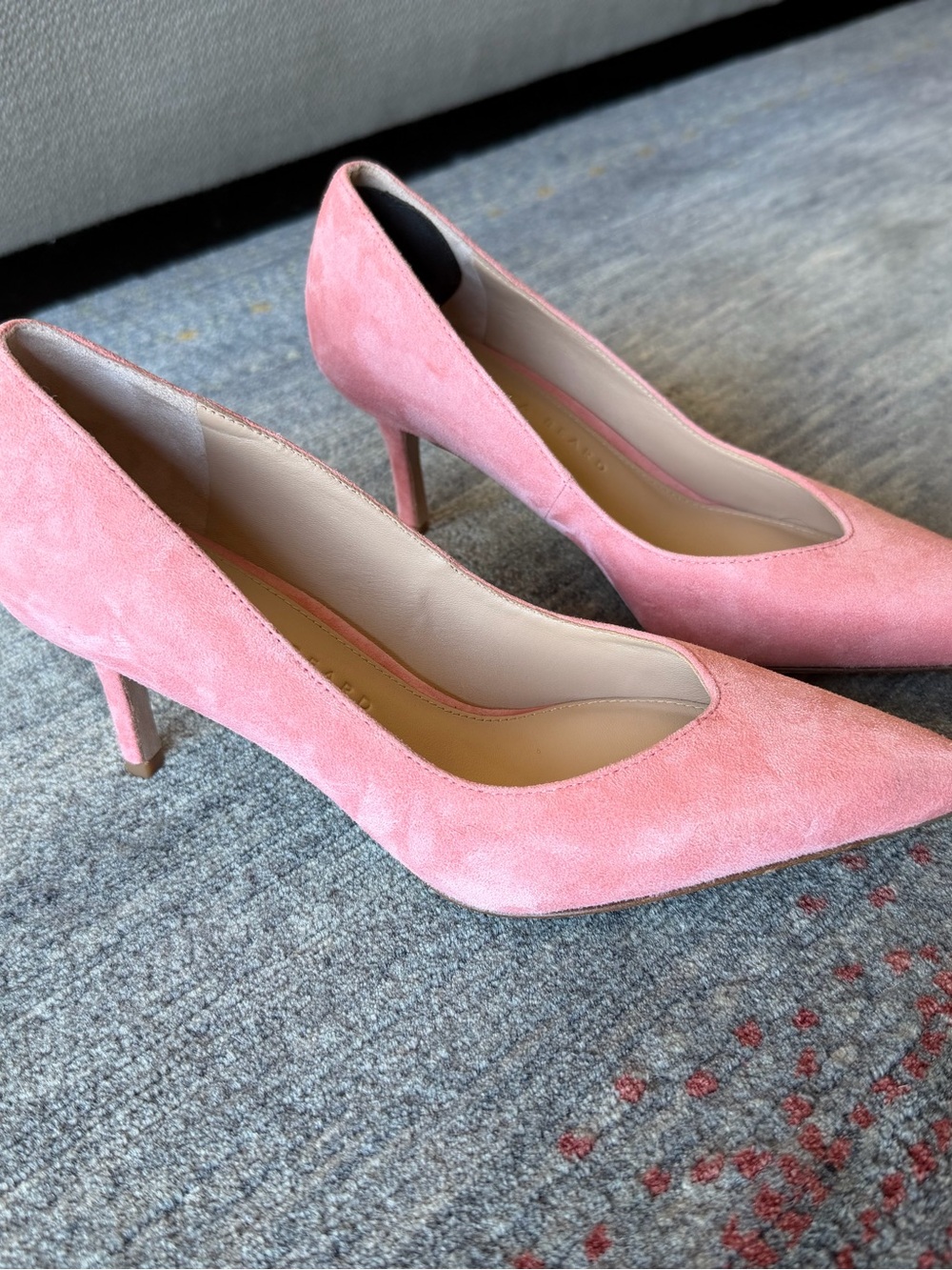 Beautiful Veronica Beard Coral Pink Suede Pointed-Toe Pumps